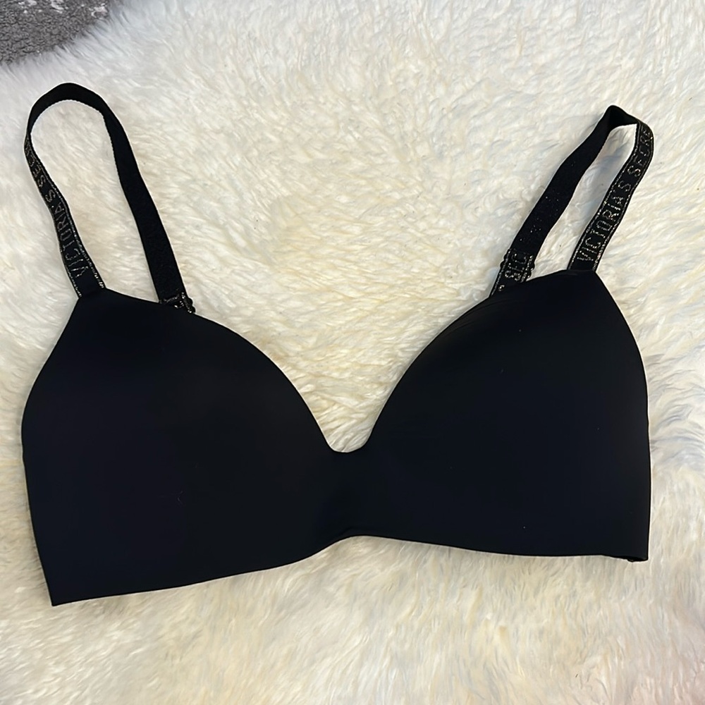 Victoria’s Secret Wireless T-Shirt Bra